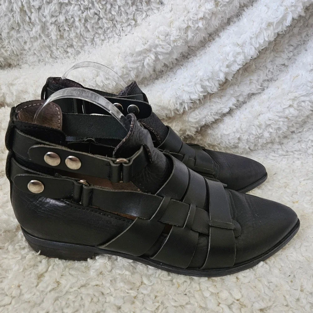 Free People Black Leather‎ Style Nine Booties Shooties sz 40